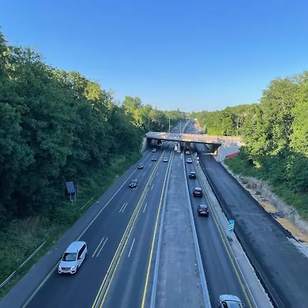 At A Prime Location - Near Messe Quarto em Acomodações Particulares