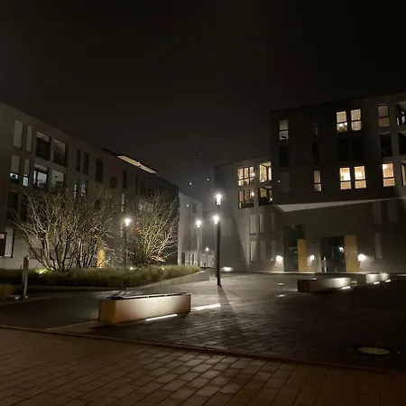 홈스테이 At A Prime Location - Near Messe