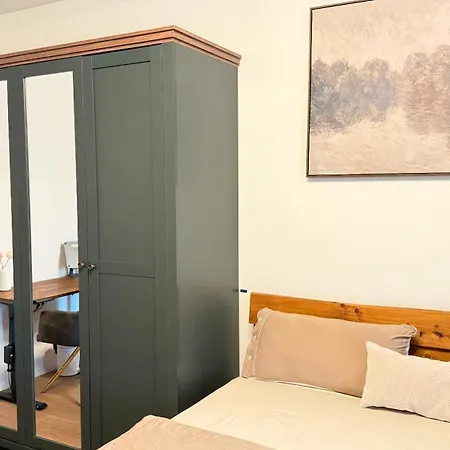 At A Prime Location - Near Messe Quarto em Acomodações Particulares