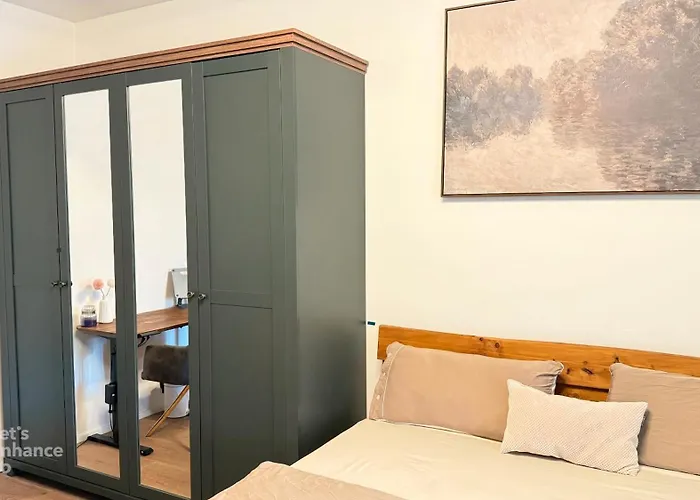 At A Prime Location - Near Messe Homestay