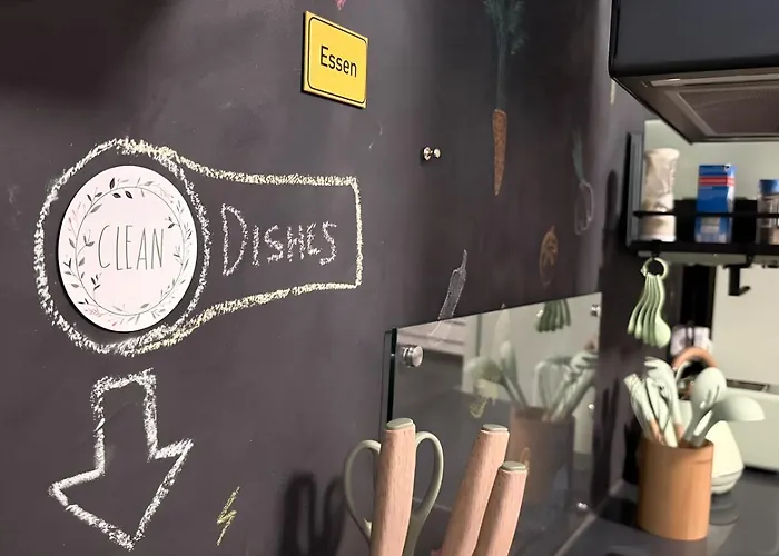 At A Prime Location - Near Messe Séjour chez l'habitant *